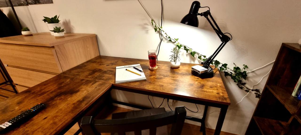 Business Apartment Mit Kuche Fur 1-3 +Netflx+5G Wlan Nahe Der Mhh Im Industrial Design ฮันโนเวอร์ ภายนอก รูปภาพ
