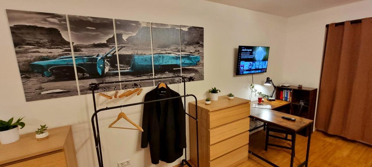 Business Apartment Mit Kuche Fur 1-3 +Netflx+5G Wlan Nahe Der Mhh Im Industrial Design ฮันโนเวอร์ ภายนอก รูปภาพ